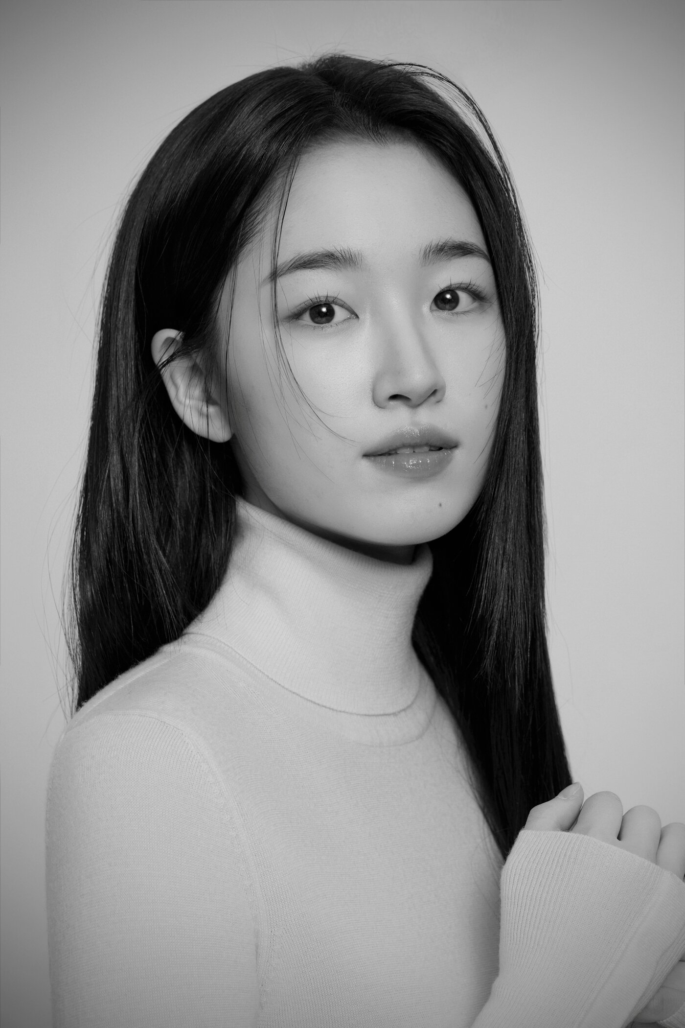 본문 이미지 - 원지안 / 흰엔터테인먼트