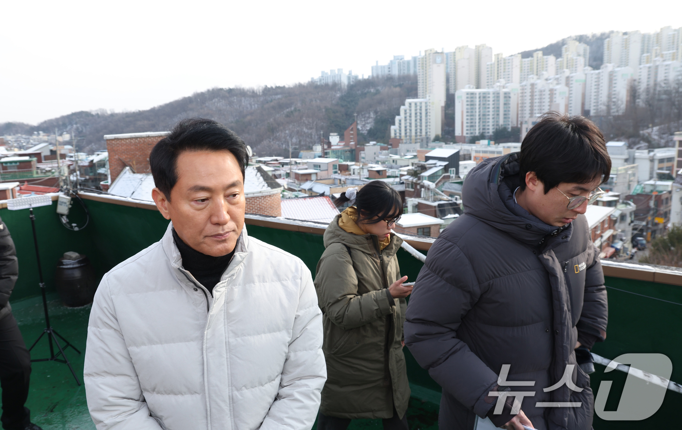 (서울=뉴스1) 김명섭 기자 = 오세훈 서울시장이 19일 서울 관악구 신림7구역에서 재개발 사업대상지 현장 점검을 하고 있다. 2026.1.19/뉴스1