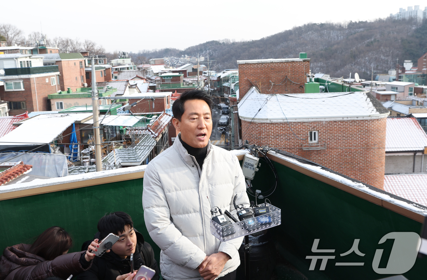 (서울=뉴스1) 김명섭 기자 = 오세훈 서울시장이 19일 서울 관악구 신림7구역에서 재개발 사업대상지 현장 점검을 하고 있다. 2026.1.19/뉴스1