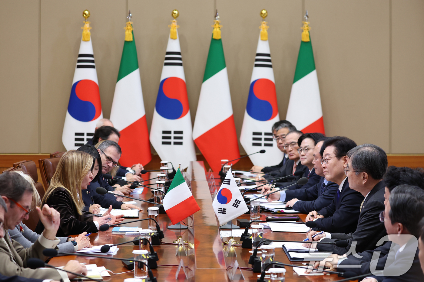 (서울=뉴스1) 이재명 기자 = 이재명 대통령과 조르자 멜로니 이탈리아 총리가 19일 청와대에서 확대회담을 하고 있다. 2026.1.19/뉴스1