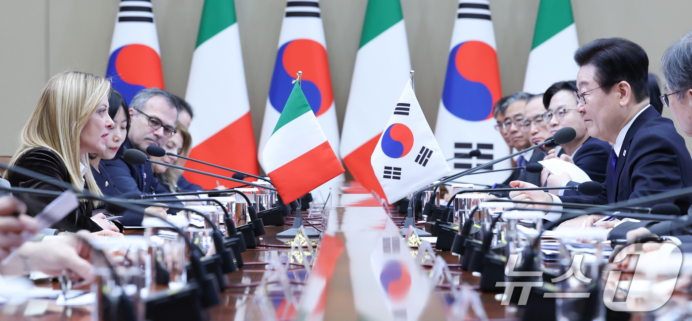 (서울=뉴스1) 이재명 기자 = 이재명 대통령과 조르자 멜로니 이탈리아 총리가 19일 청와대에서 확대회담을 하고 있다. 2026.1.19/뉴스1