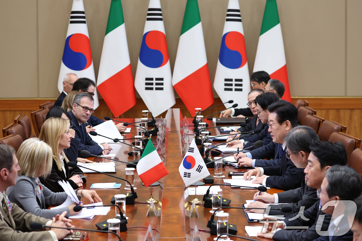 (서울=뉴스1) 이재명 기자 = 이재명 대통령과 조르자 멜로니 이탈리아 총리가 19일 청와대에서 확대회담을 하고 있다. 2026.1.19/뉴스1