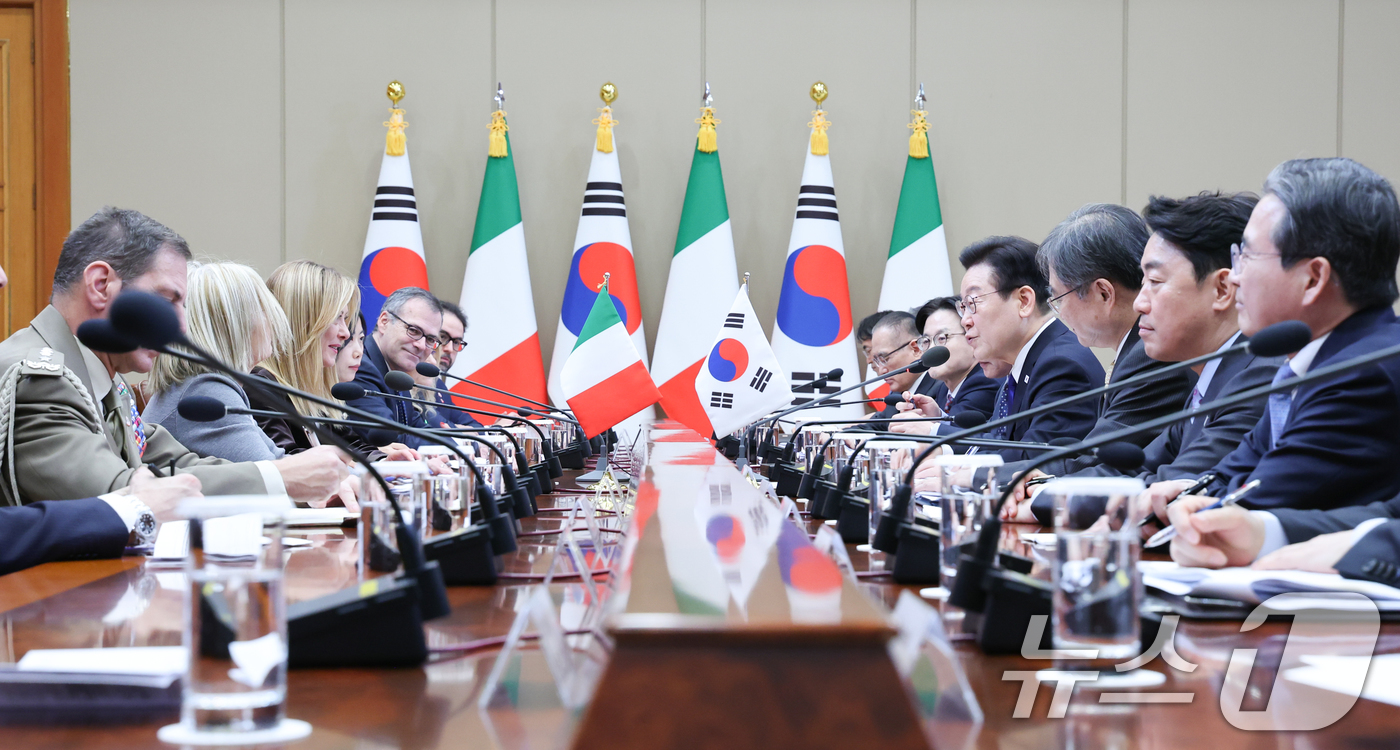 (서울=뉴스1) 이재명 기자 = 이재명 대통령과 조르자 멜로니 이탈리아 총리가 19일 청와대에서 확대회담을 하고 있다. 2026.1.19/뉴스1