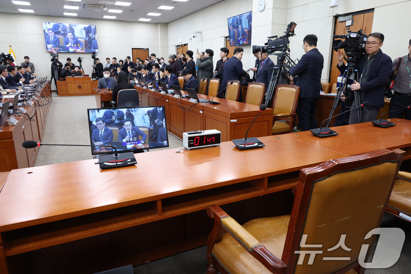 (서울=뉴스1) 신웅수 기자 = 19일 서울 여의도 국회에서 열린 재정경제기획위원회 전체회의에서 이혜훈 기획예산처 장관의 자리가 비어 있다.  2026.1.19/뉴스1