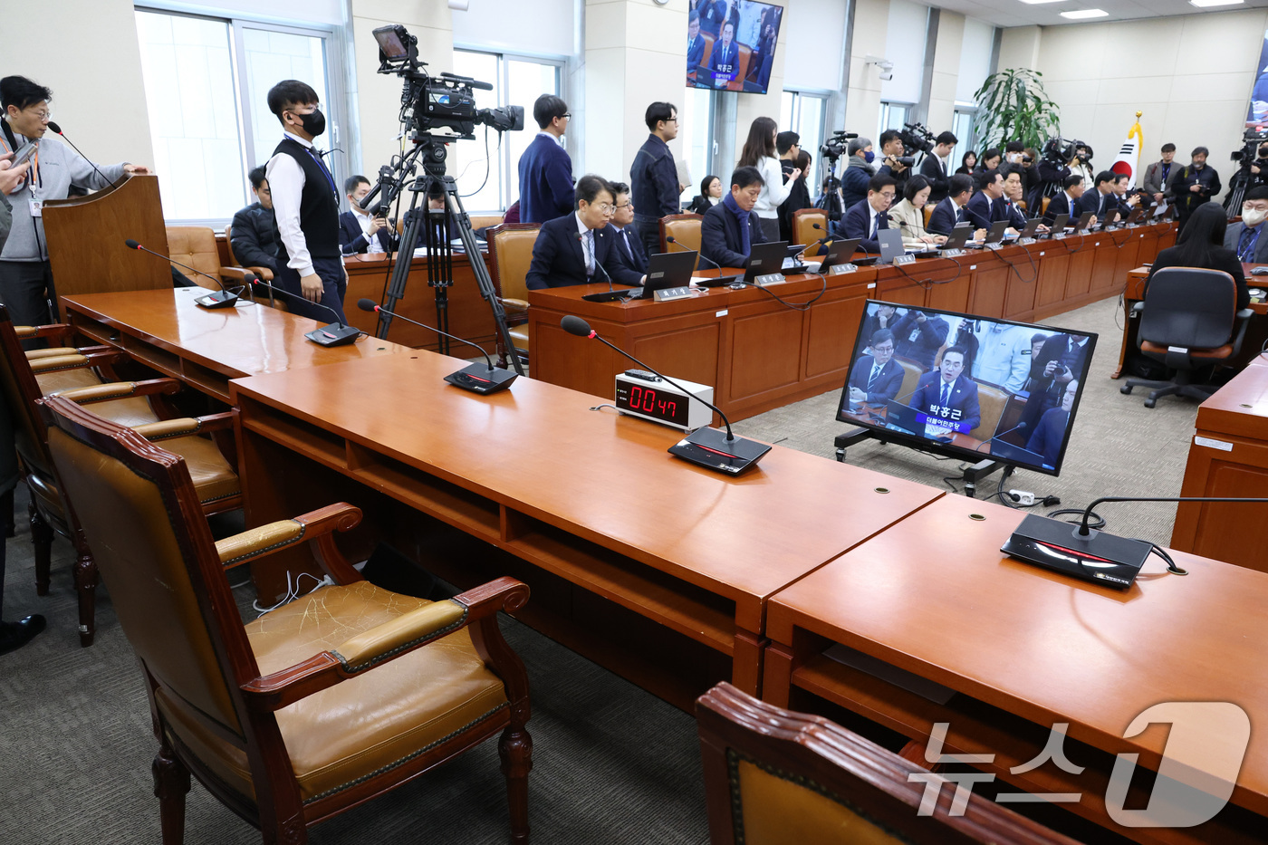 (서울=뉴스1) 신웅수 기자 = 19일 서울 여의도 국회에서 열린 재정경제기획위원회 전체회의에서 이혜훈 기획예산처 장관의 자리가 비어 있다.  2026.1.19/뉴스1