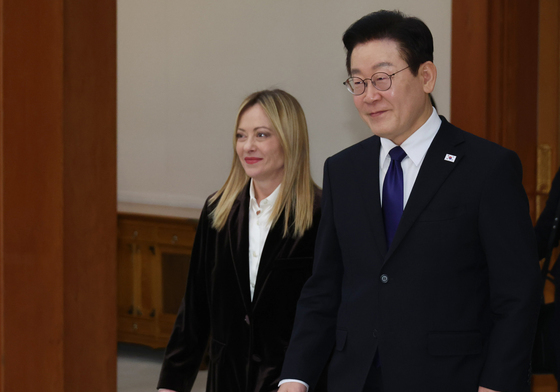 함께 입장하는 한-이탈리아 정상