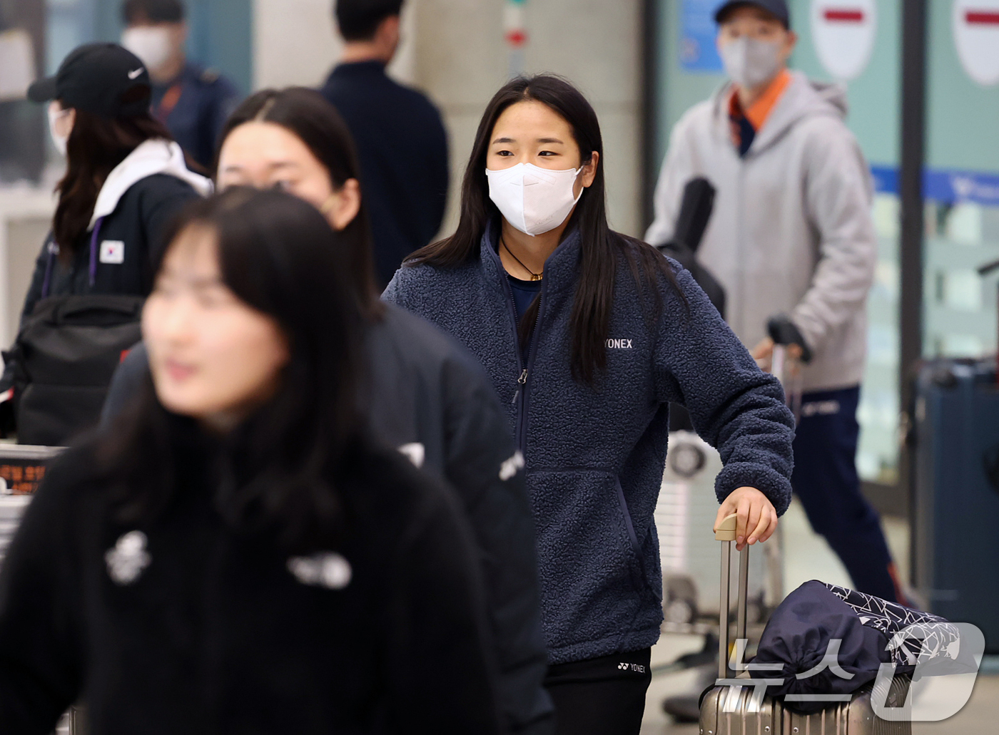 (인천공항=뉴스1) 오대일 기자 = 인도 오픈 2연패를 거두고 돌아온 '배드민턴 여제' 안세영(24·삼성생명)이 19일 오후 인천국제공항을 통해 귀국하고 있다.안세영은 인도 뉴델리 …