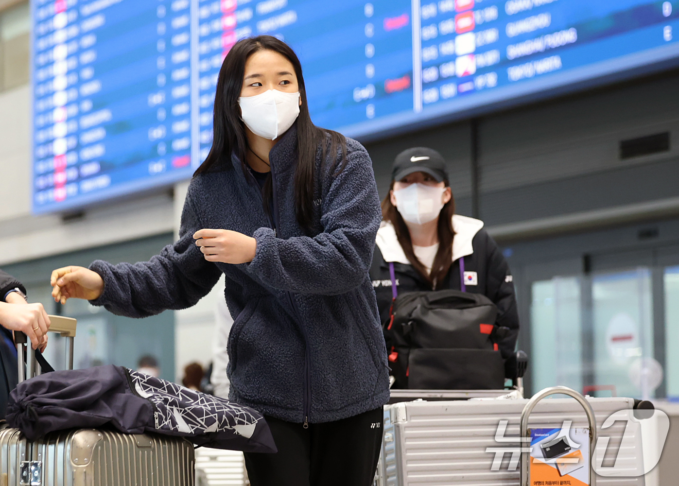 (인천공항=뉴스1) 오대일 기자 = 인도 오픈 2연패를 거두고 돌아온 '배드민턴 여제' 안세영(24·삼성생명)이 19일 오후 인천국제공항을 통해 귀국하고 있다.안세영은 인도 뉴델리 …