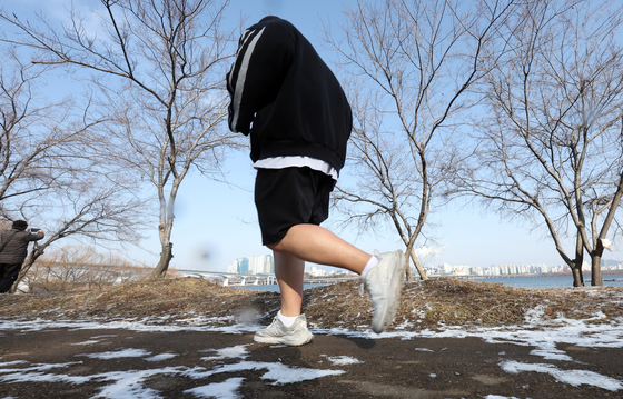 영하에도 반바지 운동