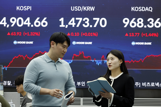 코스피, 12거래일 랠리…4900도 뚫었다