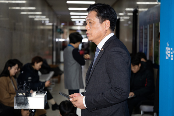 與 "김병기 의총없이 제명 정당법상 불가능"…지도부가 설득(종합)