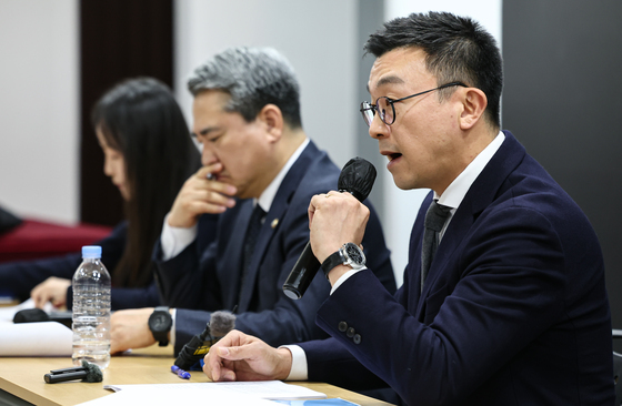 尹측, '체포 방해' 재판 절차 진행 불만…"공수처 수사권 없어"