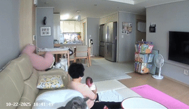 "내가 경상도라 말이 거칠어"…한살 아기 폭행한 산후도우미 '망발'[영상]