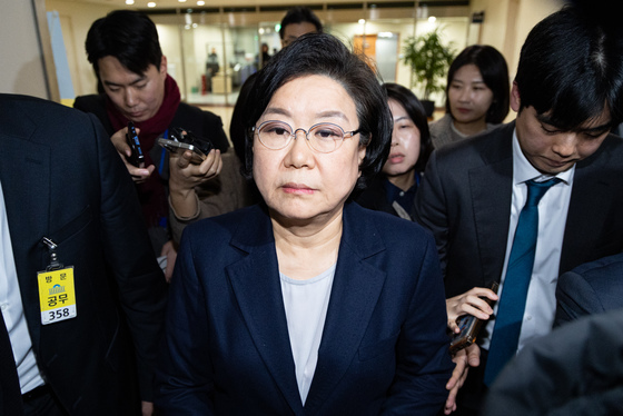 청문회 기다리며 국회 대기중인 이혜훈 장관 후보자