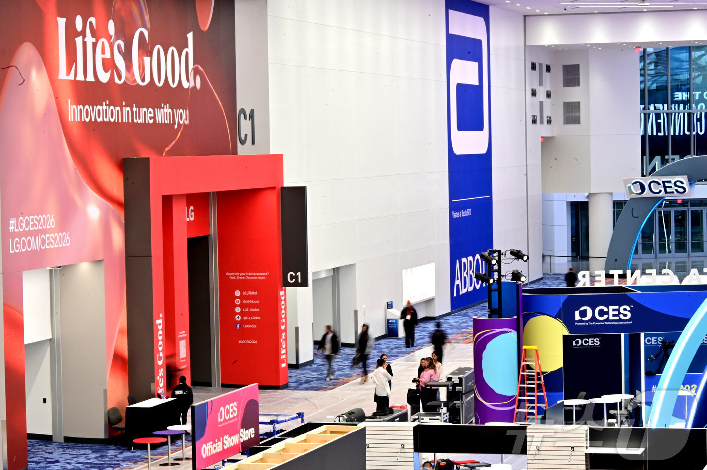 (서울=뉴스1) = LG전자가 6일~9일(현지시간) 세계 최대 가전·IT 전시회 ‘CES 2026’가 열리는 美 라스베이거스 컨벤션센터(LVCC)에서 공감지능으로 '당신에게 맞춘 …