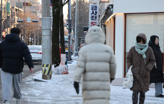 '최대 11㎝ 적설' 전남 진도·해남 버스 운행중단