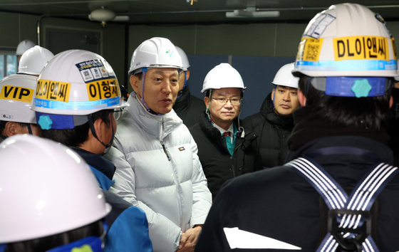 신년 첫 현장 행보…오세훈 시장, 공사현장 안전점검