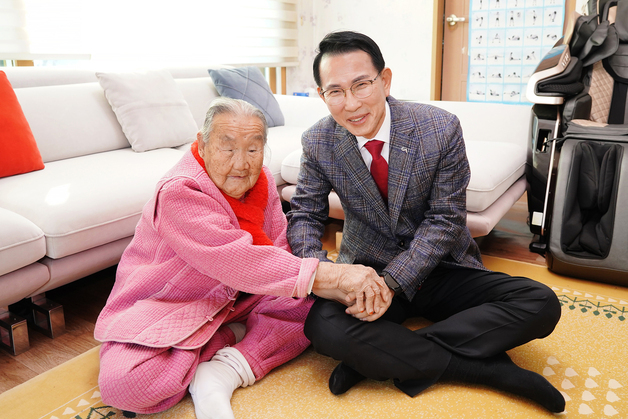 서산시, 병오년 새해맞아 100세 이상 장수 어르신 위문
