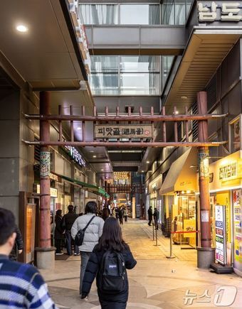 본문 이미지 - 피맛골 입구(서울관광재단 제공)