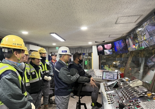 장세욱 동국 부회장, 인천공장 찾아 새해 첫 업무…3년째 현장 경영