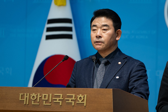 與 박정, 원내대표 출사표…"당혼란 수습할 중간계투 요원"