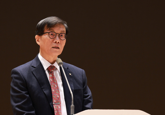 이창용 "'원화 휴지조각'은 유튜버들 말…내가 떠나도 한은은 금고지기"(종합)