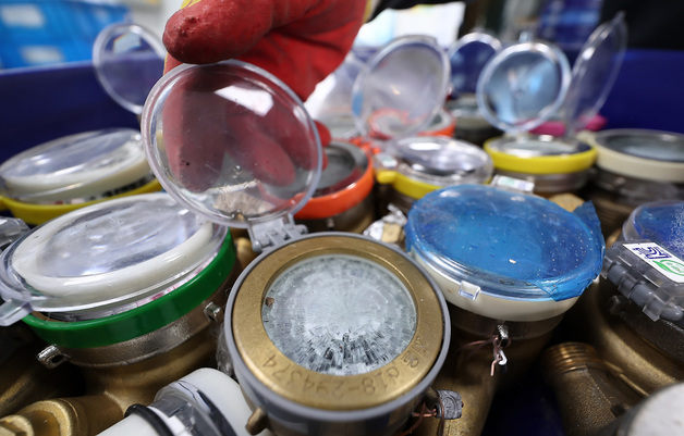 서울 얼린 '최강 한파'…'쩍쩍' 하루새 수도계량기 동파 115건(종합)