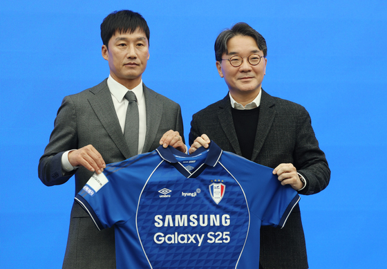 승격 전문가 이정효 감독 "힘들 때 버티는 사람이 강해…기회 온다"