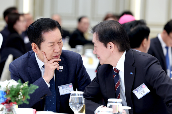 조국 "강선우 1억 '공천 정가' 확인…이런데 민주·국힘, 2인선거구 증설?"