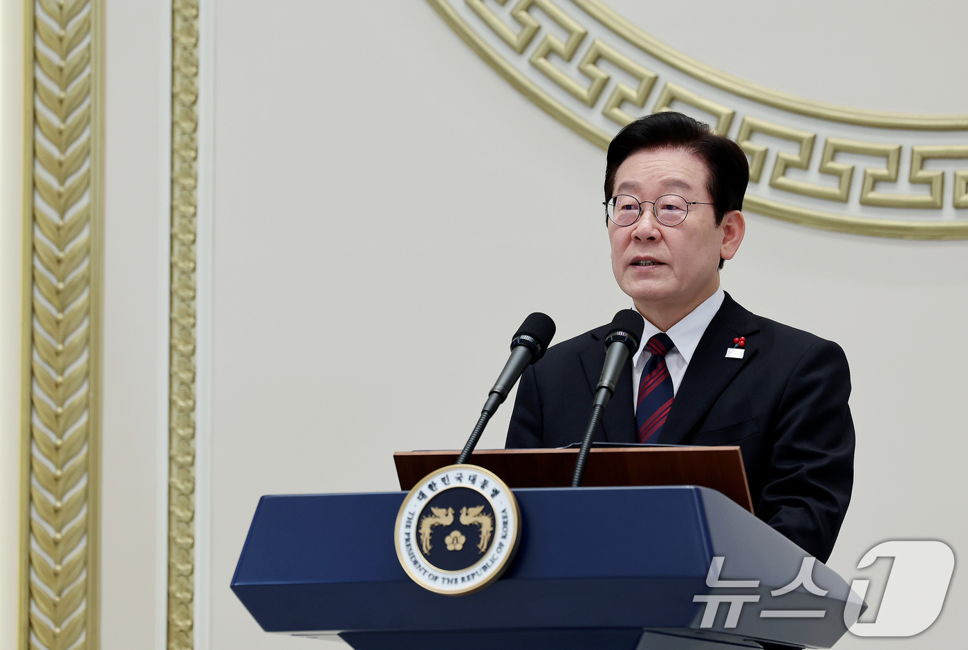 (서울=뉴스1) 이재명 기자 = 이재명 대통령이 2일 청와대 영빈관에서 열린 2026년 신년 인사회에서 신년 인사말을 하고 있다. 2026.1.2/뉴스1