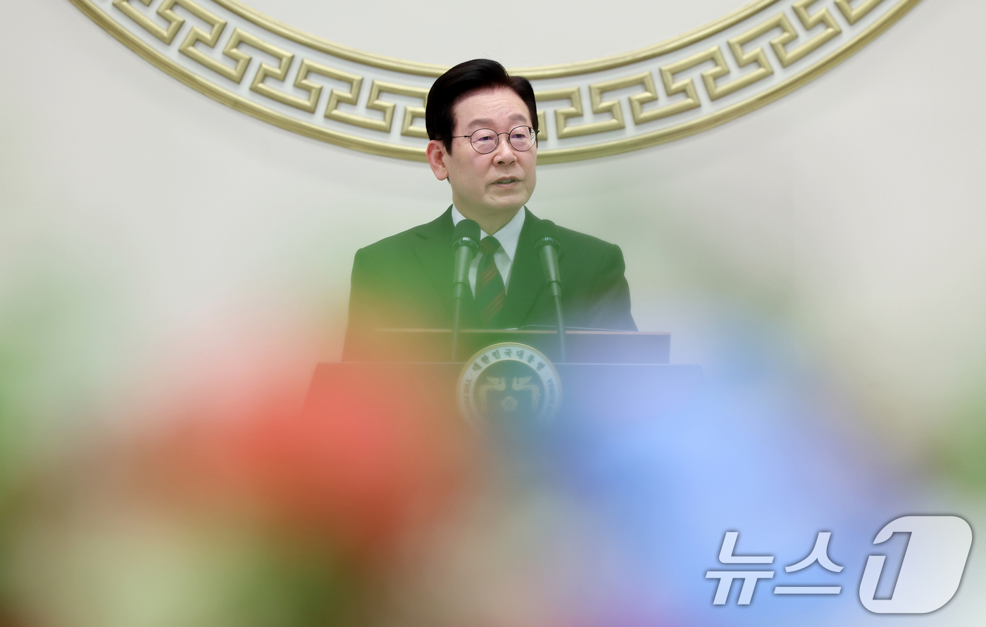 (서울=뉴스1) 이재명 기자 = 이재명 대통령이 2일 청와대 영빈관에서 열린 2026년 신년 인사회에서 신년 인사말을 하고 있다. 2026.1.2/뉴스1