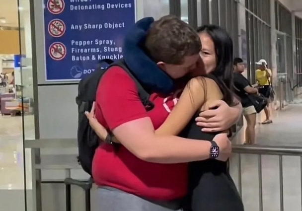 뚱보 남성과 결혼한 미모의 20대 '돈 노린 위장 결혼' 의혹에 "사랑할 뿐"