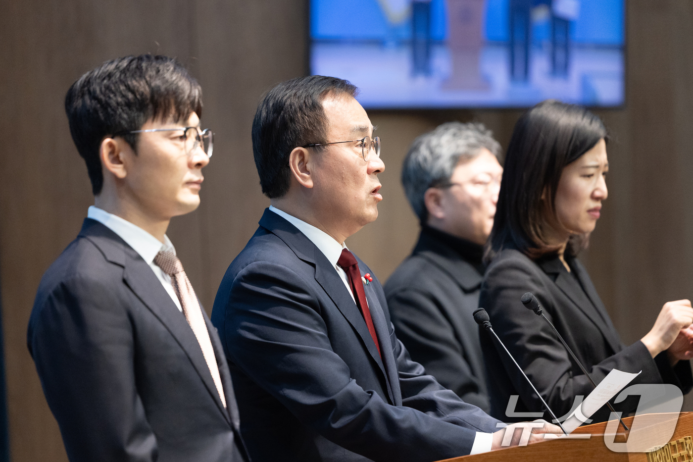 (서울=뉴스1) 이승배 기자 = 최형두 국민의힘 의원이 2일 서울 여의도 국회 소통관에서 국민의힘 과방위, 문체위 상임위 현안 관련 기자회견을 하고 있다. 2026.1.2/뉴스1