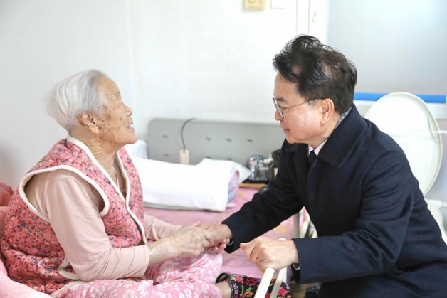 육동한 춘천시장, 한파 속 독거어르신 가정방문