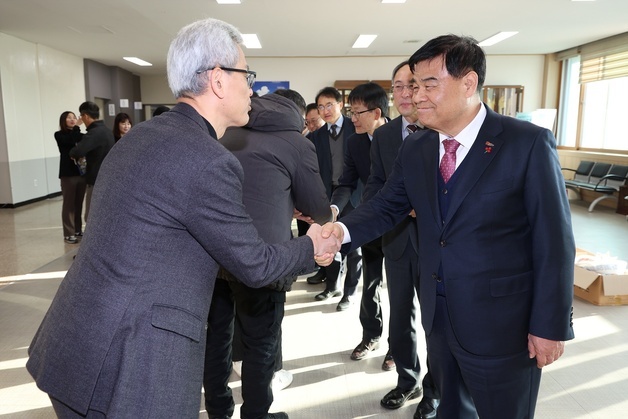 심규언 동해시장 "시민 중심 책임행정 끝까지"…새해 업무 돌입