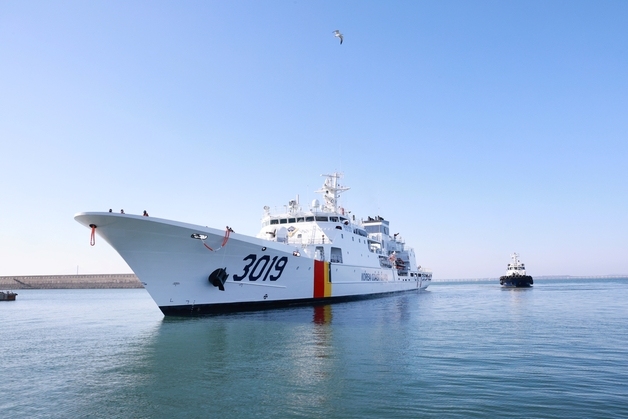 3000톤급 신형 경비함정 3019함 입항 "불법조업 대응 강화"