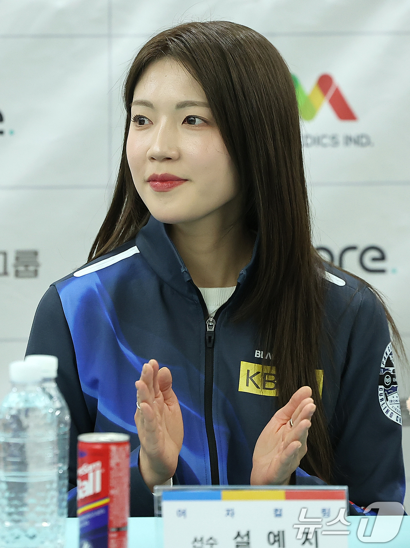 (서울=뉴스1) 김진환 기자 = 2일 오후 서울 송파구 서울올림픽파크텔에서 열린 '2025 밀라노-코르티나담페초 동계올림픽 & 동계패럴림픽 컬링 국가대표 출정식'에 참가한 여자 컬 …