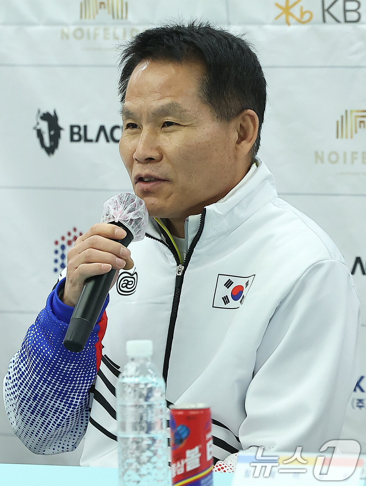 본문 이미지 - 2일 오후 서울 송파구 서울올림픽파크텔에서 열린 '2025 밀라노-코르티나담페초 동계올림픽 & 동계패럴림픽 컬링 국가대표 출정식'에 참가한 동계패럴림픽 휠체어컬링의 양희태가 포부를 밝히고 있다. 2026.1.2/뉴스1 ⓒ News1 김진환 기자