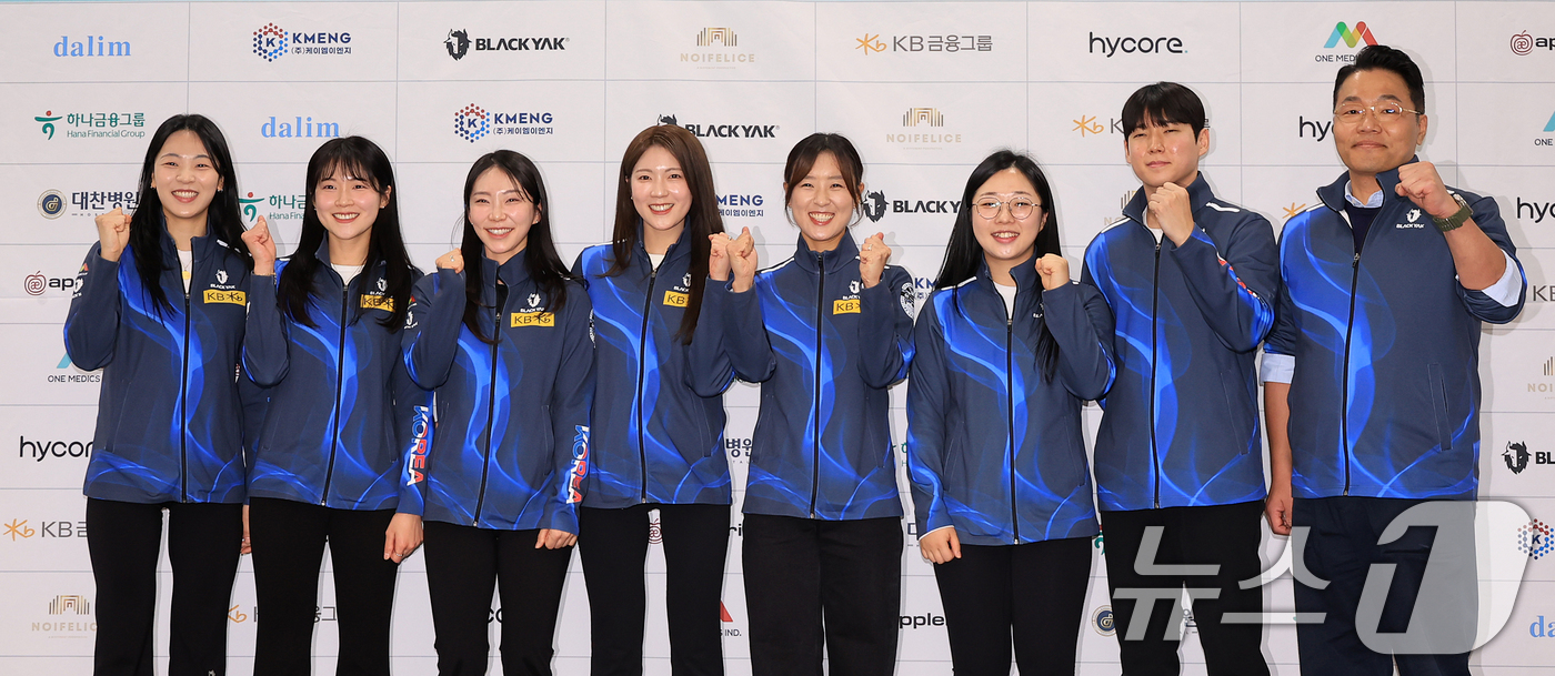 (서울=뉴스1) 김진환 기자 = 2일 오후 서울 송파구 서울올림픽파크텔에서 열린 '2025 밀라노-코르티나담페초 동계올림픽 & 동계패럴림픽 컬링 국가대표 출정식'에 참가한 컬링 국 …