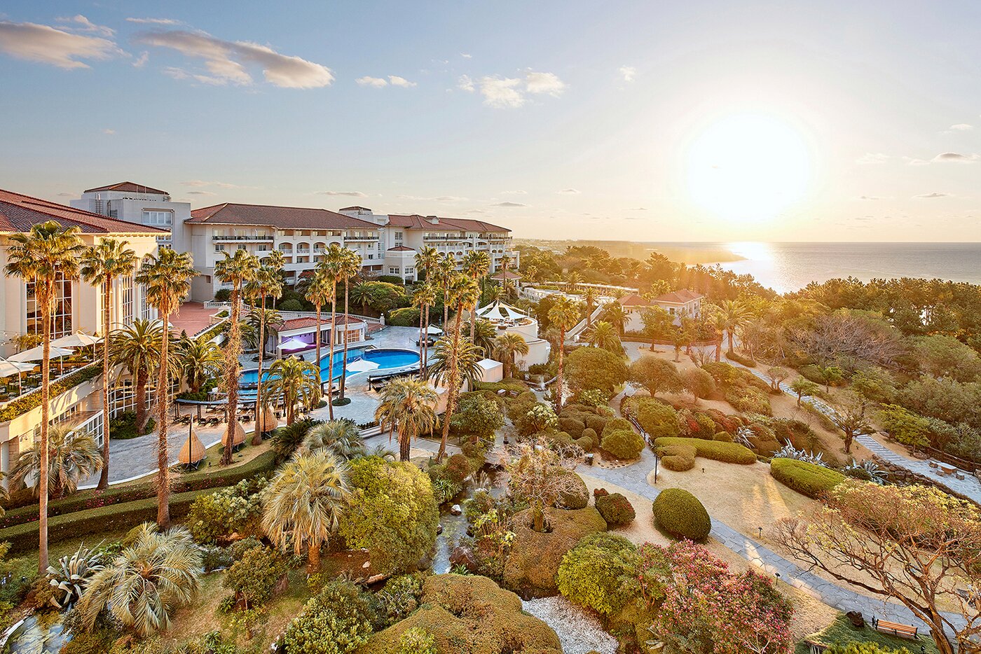 본문 이미지 - 제주신라호텔 일출 전경(신라호텔 제공)