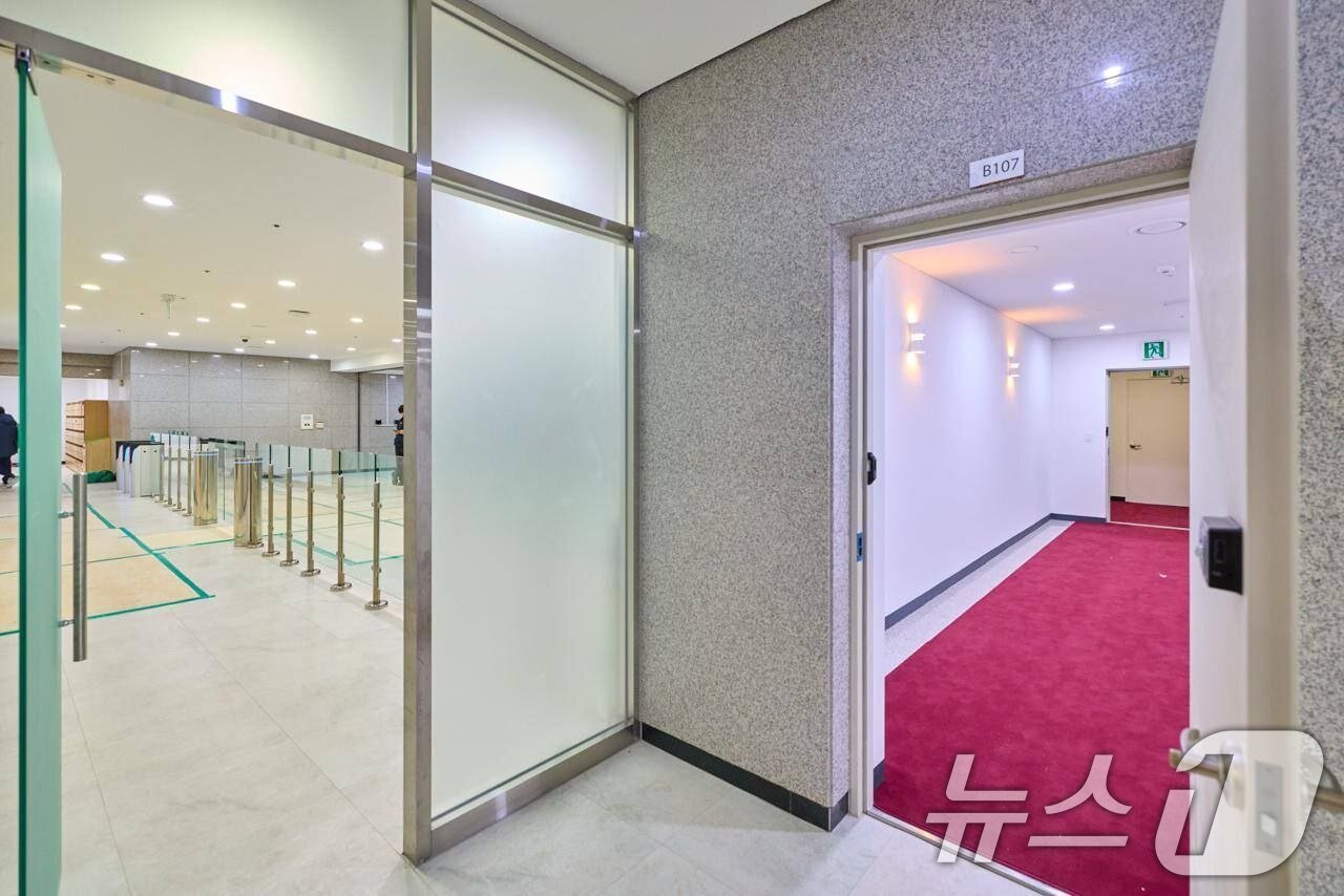 본문 이미지 - 청와대는 2일 이전 작업을 마친 서울 용산 대통령실 청사의 모습을 공개했다. (청와대 제공. 재판매 및 DB 금지) 2026.1.2/뉴스1 ⓒ News1 이재명 기자