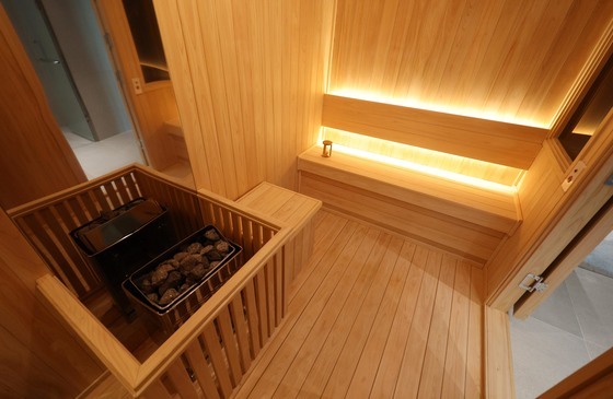 용산 대통령실 청사에 설치된 사우나 모습 공개