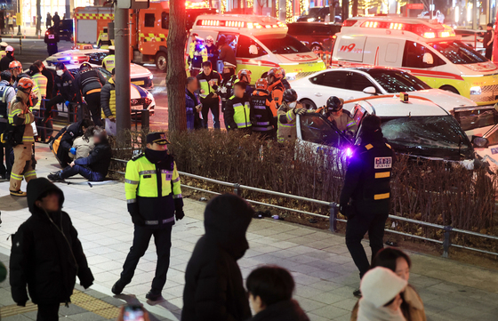 새해 퇴근길 '시청역 역주행' 악몽…귀금속거리 화재까지 종로 일대 혼란