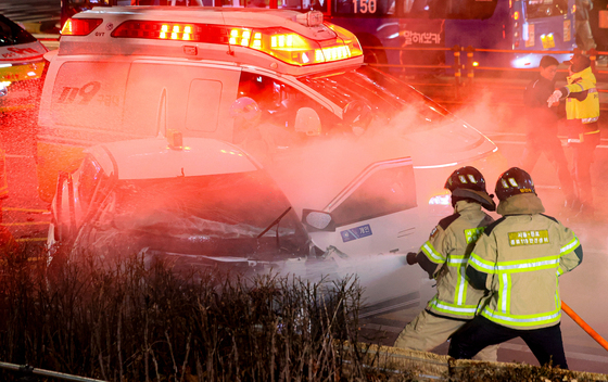 퇴근길 종각역 교통사고…'1명 심정지 포함 8명 부상'