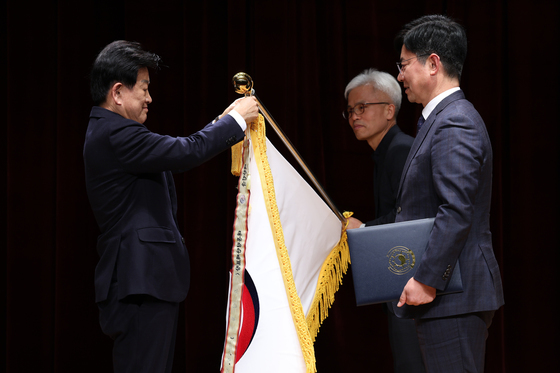 정동영 통일부 장관, 을지연습 유공 정부포상 대통령 단체표창 대리 수여
