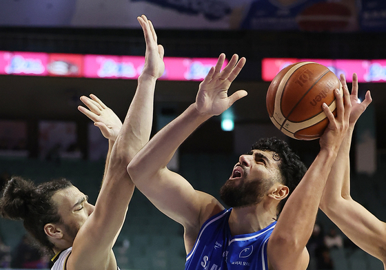 칸터, 골밑은 나의 놀이터