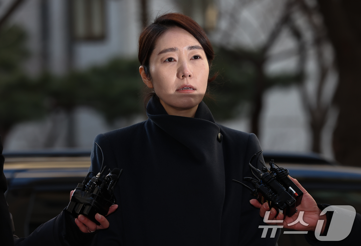 (서울=뉴스1) 김도우 기자 = 공천헌금 1억원을 수수한 혐의를 받는 강선우 무소속 의원이 20일 서울 마포구 서울경찰청 광역수사단 공공범죄수사대에 조사를 받기 위해 출석하며 취재 …