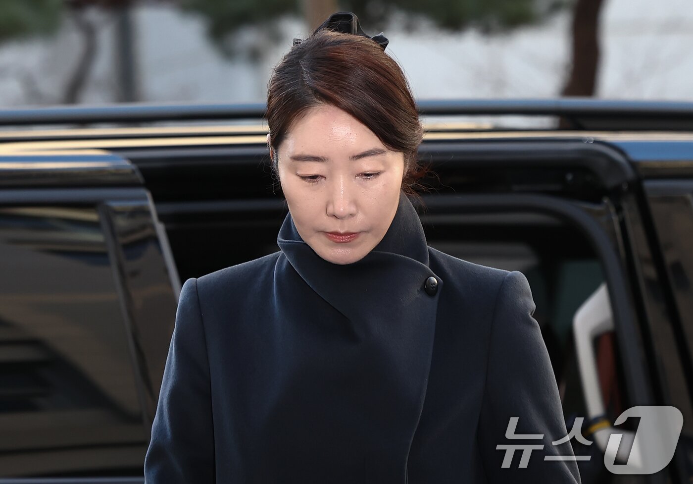 본문 이미지 - 공천헌금 1억원을 수수한 혐의를 받는 강선우 무소속 의원이 20일 서울 마포구 서울경찰청 광역수사단 공공범죄수사대에 조사를 받기 위해 출석하고 있다. 2026.1.20/뉴스1 ⓒ News1 김도우 기자