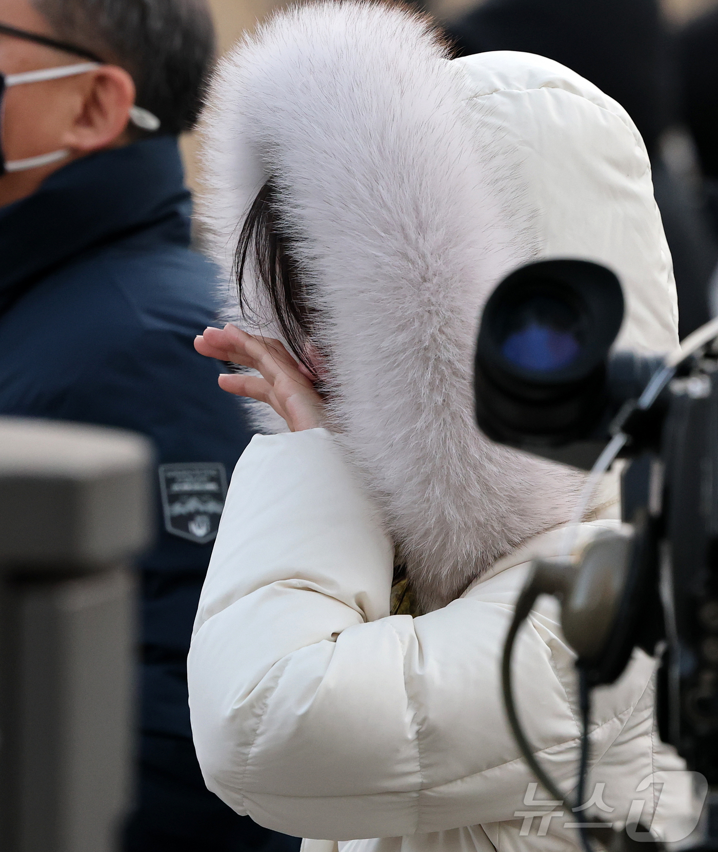 (서울=뉴스1) 김진환 기자 = 절기상 대한(大寒)인 20일 오전 서울 광화문네거리에서 두꺼운 옷을 입은 시민들이 출근길 발걸음을 옮기고 있다. 2026.1.20/뉴스1