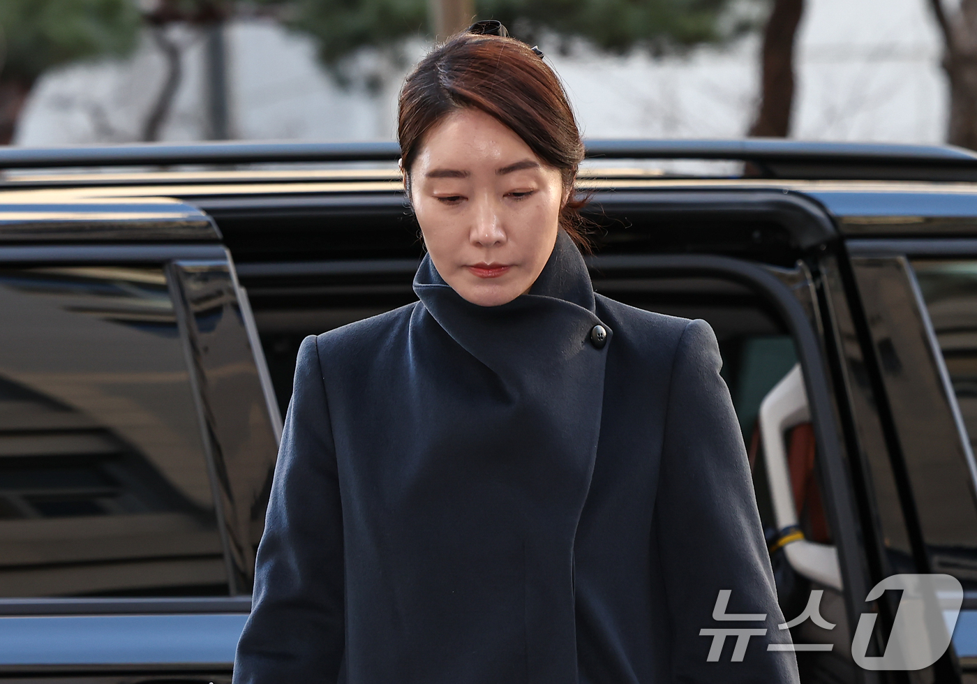 (서울=뉴스1) 김도우 기자 = 공천헌금 1억원을 수수한 혐의를 받는 강선우 무소속 의원이 20일 서울 마포구 서울경찰청 광역수사단 공공범죄수사대에 조사를 받기 위해 출석하고 있다 …